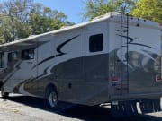 2013 Itasca Sunstar available for rent in Raleigh North Carolina