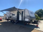 2021 Dutchmen Coleman Lantern available for rent in Lancaster California