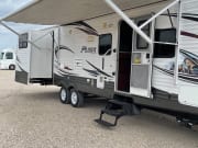 2015 Palomino Puma available for rent in katy Texas