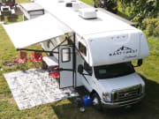 2022 East to West Entrada 2600DS Class C for rent in Westerville Ohio