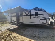 2021 Crossroads Sunset Trail Travel Trailer for rent in Newnan Georgia