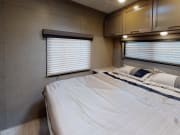 2021 Daybreak  by Thor Motor Coach for rent in 35094