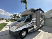 2014 Thor Four Winds Siesta available for rent in Rockledge Florida