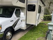 2019 Thor Freedom Elite available for rent in Perris California