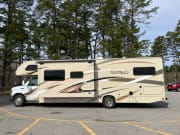 2017 Freedom Elite  by Thor Motor Coach for rent in 03109