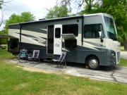 2020 Winnebago Vista Class A for rent in Hickory Creek Texas