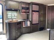 2017 Kodiak Ultimate  by Dutchmen for rent in 98272