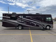 2014 Winnebago Vista Class A for rent in Waunakee Wisconsin