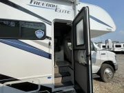 2022 Freedom Elite  by Thor for rent in 23487