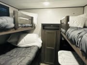 2021 Kodiak Ultra Lite  by Dutchmen for rent in 32605