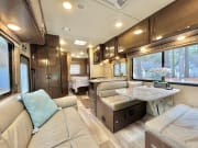 2018 Four Winds  by Thor for rent in 96150