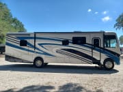 2022 Newmar Bay star Class A for rent in Tampa Bay Florida