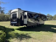 2015 Forest River Cardinal Fifth Wheel for rent in Moultrie Georgia