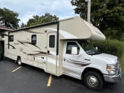 2015 Winnebago Minnie Winnie available for rent in West Covina California