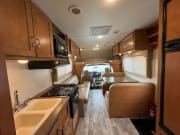 2017 Winnebago Minnie Winnie Class C for rent in Bonita California