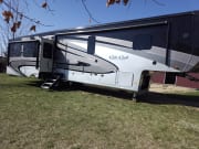 2020 Cedar Creek Silverback available for rent in Rio Wisconsin