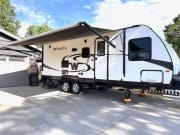 2016 Winnebago Minnie Winnie Travel Trailer for rent in Lakewood Colorado
