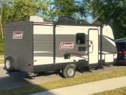 2020 Coleman Lantern 17FQ available for rent in Fort Wayne Indiana