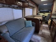 2014 Four Winds  by Thor Motor Coach for rent in 95822