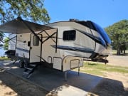 2023 Crossroads Volante Fifth Wheel for rent in Rowlett Texas
