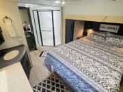2010 Keystone RV Montana Hickory Fifth Wheel for rent in Plain City Ohio