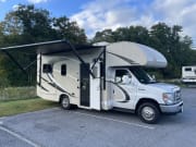 2018 Thor Chateau available for rent in Haverhill Massachusetts