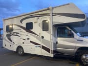2017 Adventurer Motorhome  by Adventurer for rent in T2E 4X4