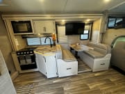 2022 Thor Motor Coach Four Winds available for rent in Terrebonne Oregon