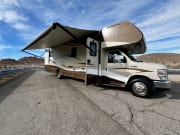2015 Winnebago Minnie Winnie Premier Class C for rent in Henderson Nevada