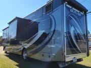 2022 Outlaw 38KB  by Thor Motor Coach for rent in N5H 2R3