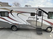 2011 Fleetwood Storm available for rent in Acton California