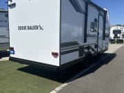 2025 Heartland Eddie Bauer available for rent in Sacramento California