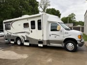 2005 Winnebago Aspect available for rent in Urbana Ohio