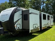 2022 Palomino SolAire 320 TSBH available for rent in Concord North Carolina