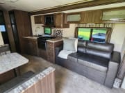 2018 Apex  by Coachmen for rent in N3W 1Y4