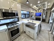 2022 Vanleigh RV Beacon available for rent in Bridgeport Texas