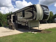 2016 Jayco Pinnacle Fifth Wheel available for rent in Baton Rouge, Louisiana