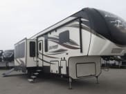2015 Keystone Alpine Fifth Wheel available for rent in Dunsmuir, California