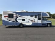 2000 Gulf Stream Yellowstone Class C available for rent in Columbus, Wisconsin