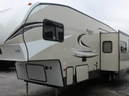 2016 Keystone Hideout Fifth Wheel available for rent in Argyle, Texas