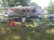 2012 Crossroads Zinger Travel Trailer available for rent in McHenry, Illinois