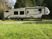 2015 Grand Design Reflection Fifth Wheel available for rent in Grants Pass, Oregon