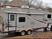 2007 Adirondack 24rl-M5 Fifth Wheel available for rent in Calhoun, Georgia