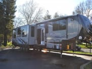 2015 Heartland RVs Road Warrior RT Toy Hauler Fifth Wheel available for rent in Crownsville, Maryland