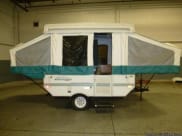 2001 Forest River Rockwood Freedom Popup Trailer available for rent in Chambersburg, Pennsylvania