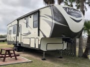 2018 Keystone Volante 3801MD Fifth Wheel available for rent in McAllen, Texas