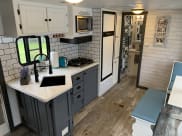 1999 Holiday Rambler Alumascape Travel Trailer available for rent in Warrenton, Oregon