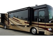 2013 Fleetwood Discovery Class A available for rent in Orlando, Florida