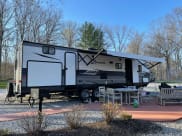 2019 Crossroads Zinger Travel Trailer available for rent in Oregonia, Ohio