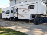 2006 Nu Wa Hitchhiker Fifth Wheel available for rent in Toledo, Ohio